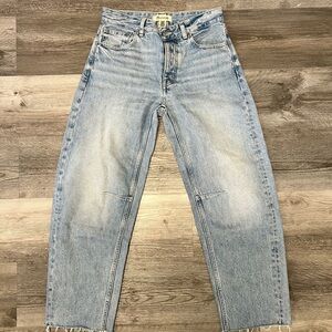 Madewell Light wash darted barrel leg